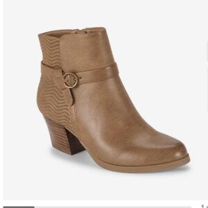 Baretraps Linda Tan Ankle Boots. Size 9M. NWB